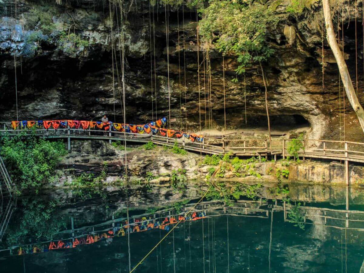 nadar cenotes